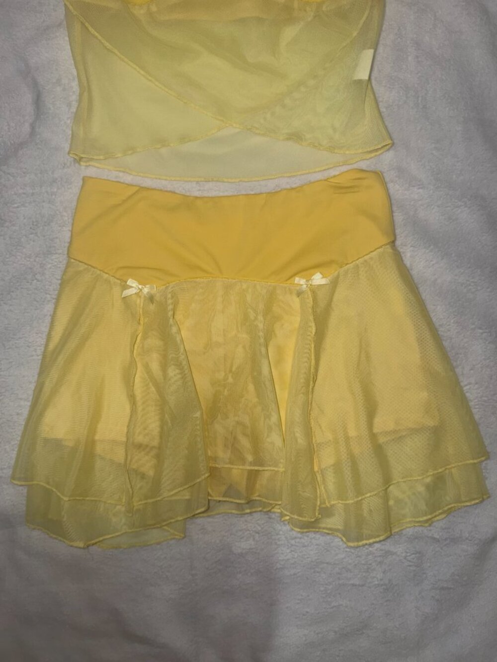 Beautiful Yellow Mesh 2-Piece Cami Top & Ruffled Skirt Set - Size M - Picture 3 of 7